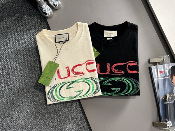 ブランドTシャツ全体デザイン